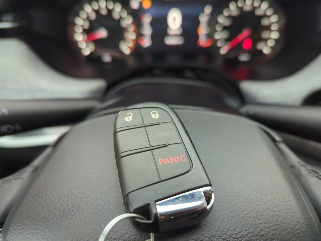 Used 2024 Jeep Compass Latitude image 27