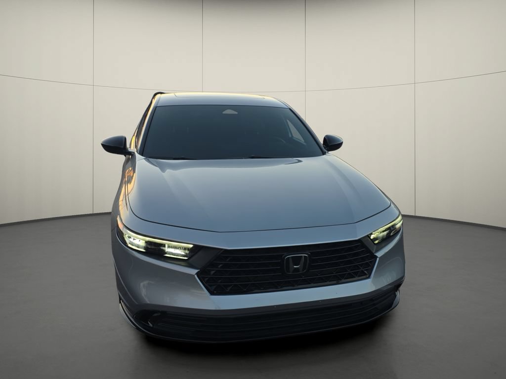 Used 2023 Honda Accord Sport image 2