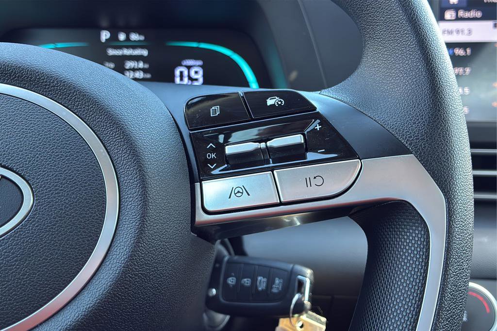 Certified 2025 Hyundai Elantra SE image 26