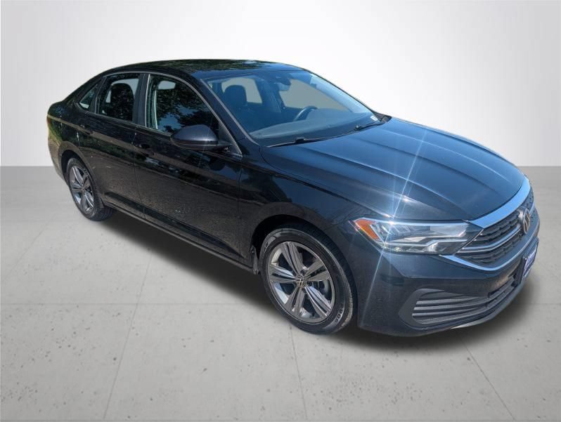 Used 2024 Volkswagen Jetta SE FWD image 12