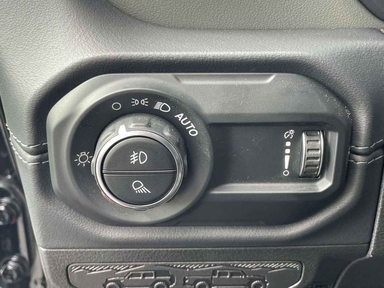 New 2025 Jeep Gladiator Mojave w/ Safety Group image 12