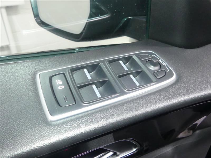 Used 2019 Jaguar F-PACE S image 20