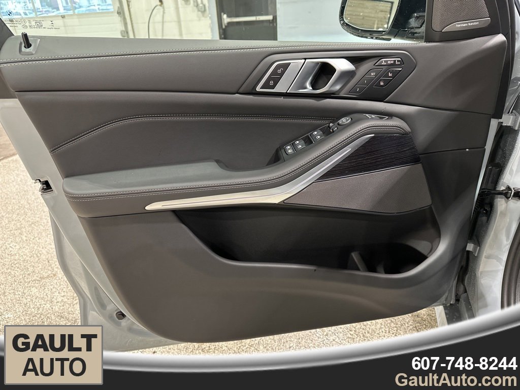 New 2026 BMW X7 xDrive40i w/ Executive Package image 13