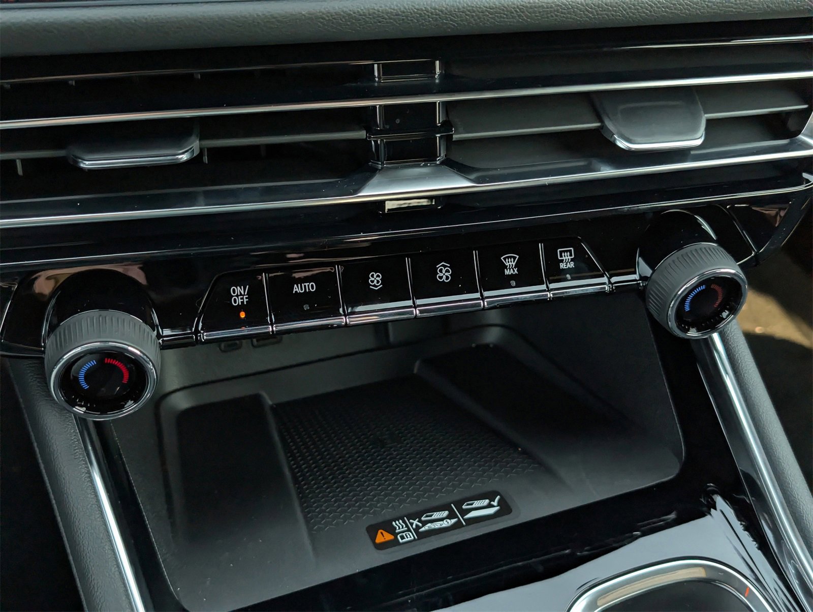 New 2026 Chevrolet Traverse Z71 w/ Enhanced Driving Package image 14