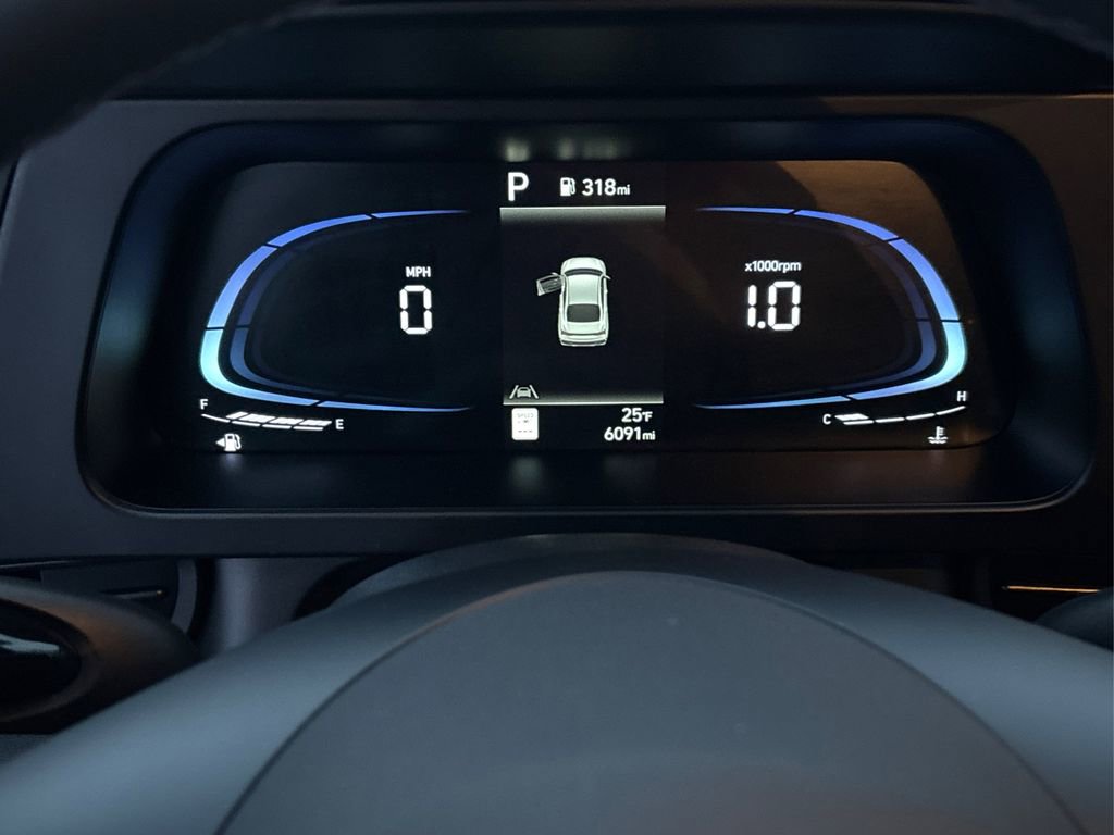 Used 2025 Hyundai Elantra Sport image 21