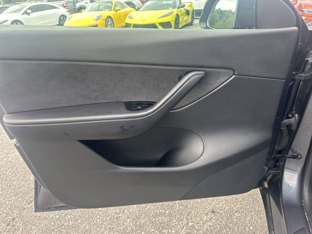 Used 2021 Tesla Model Y Long Range image 26