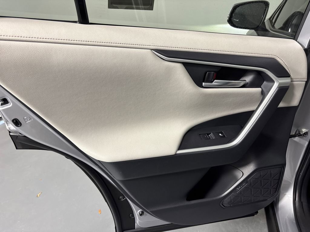 Used 2024 Toyota RAV4 Limited w/ Advanced Technology Package image 32