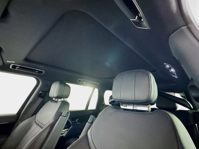 New 2026 Land Rover Range Rover Long Wheelbase SE image 14