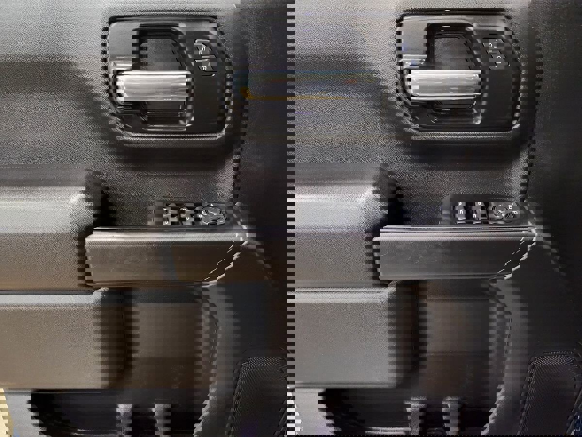 Used 2022 Chevrolet Silverado 1500 Custom w/ Safety Confidence Package image 44