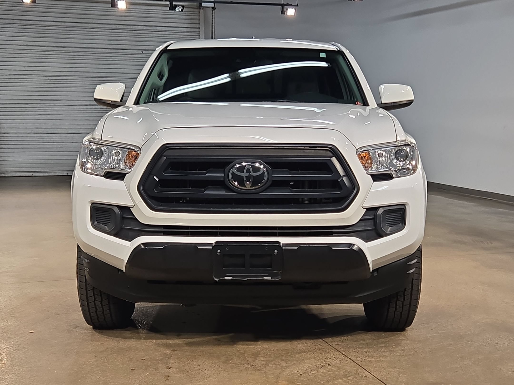 Used 2021 Toyota Tacoma SR RWD image 2