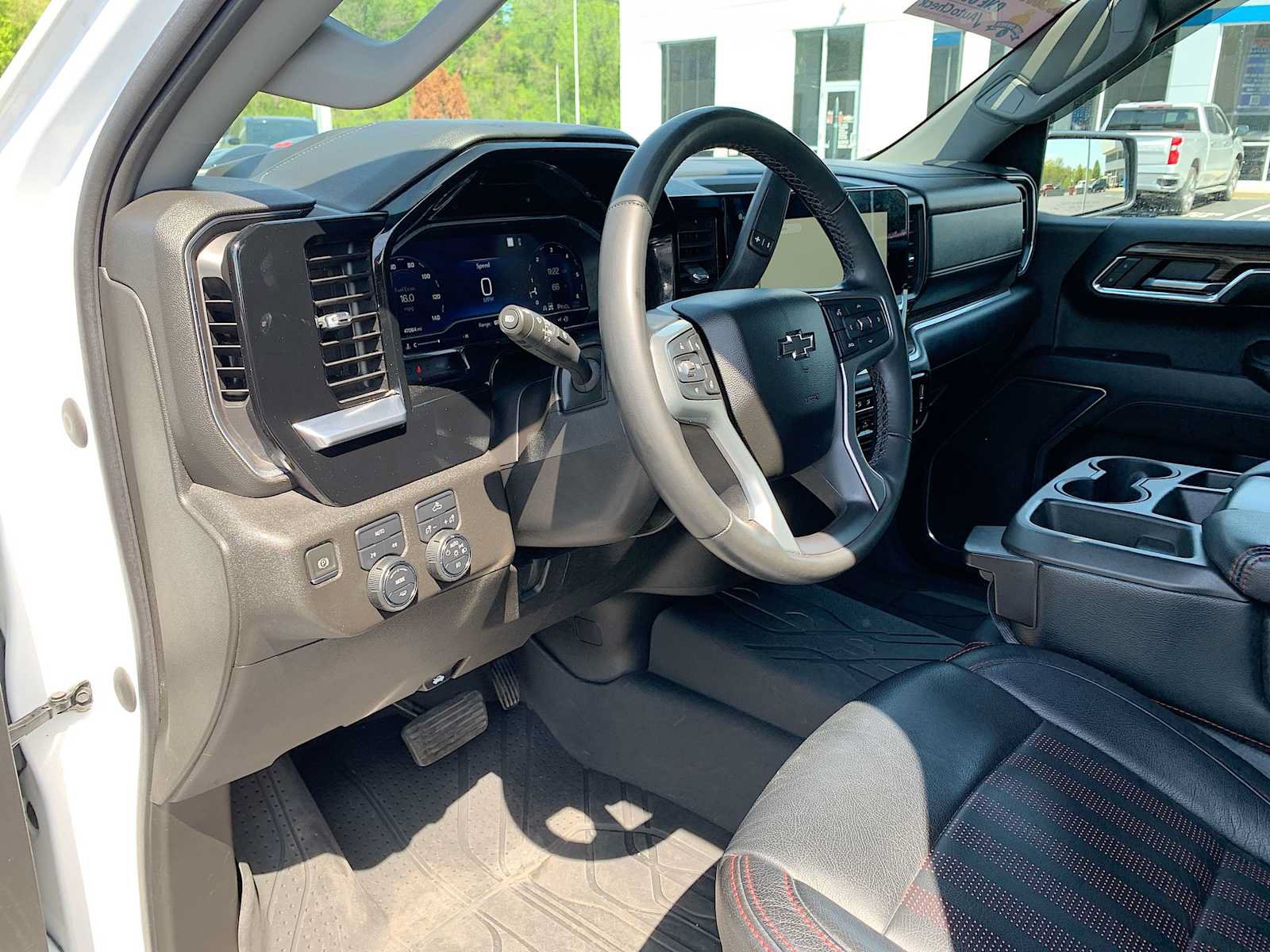 Certified 2023 Chevrolet Silverado 1500 RST w/ Redline Edition AWD/4WD image 10