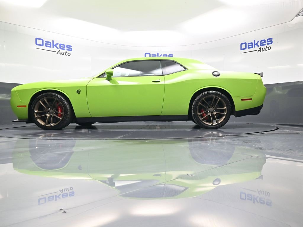 Used 2019 Dodge Challenger SRT Hellcat Redeye image 33