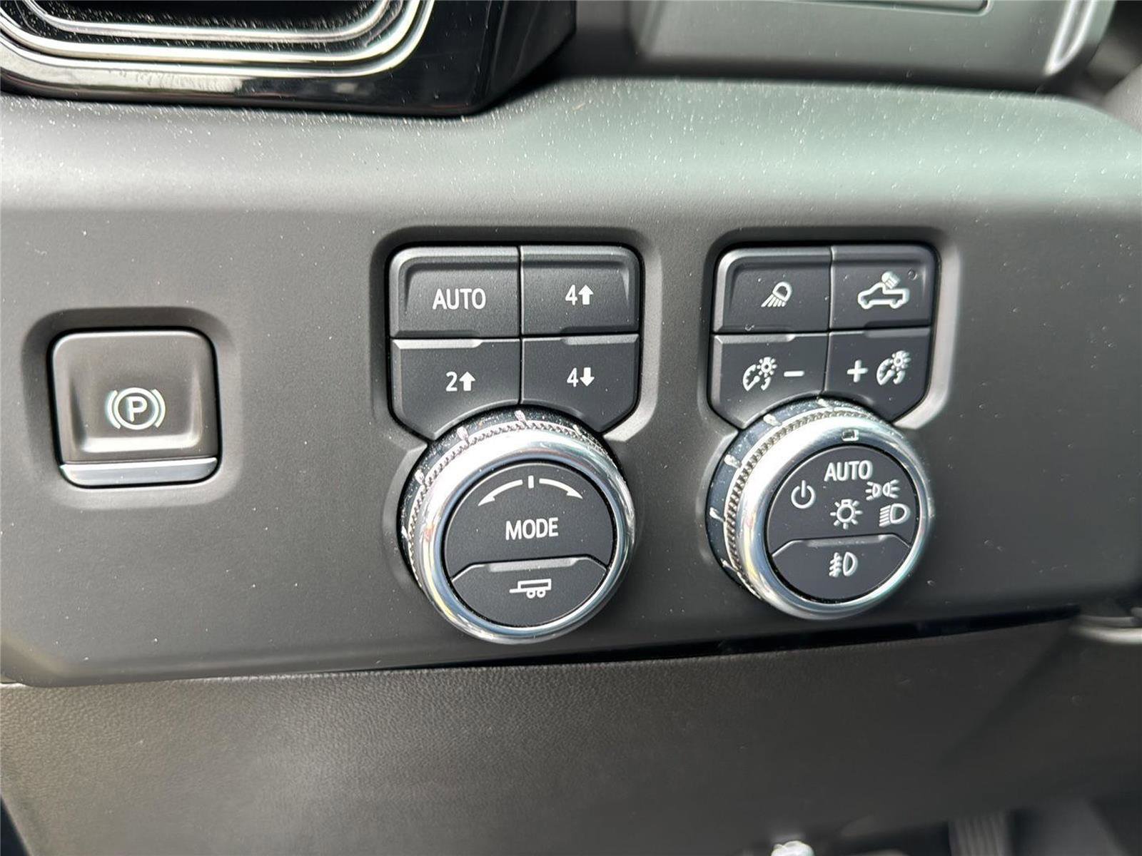 Used 2022 GMC Sierra 1500 AT4 AWD/4WD image 15