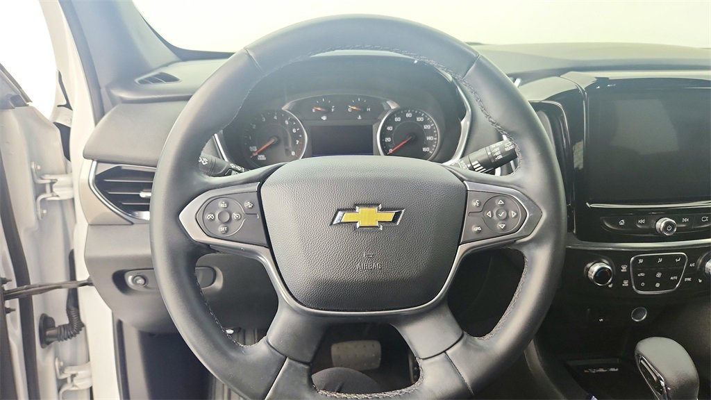 Used 2023 Chevrolet Traverse LT image 17