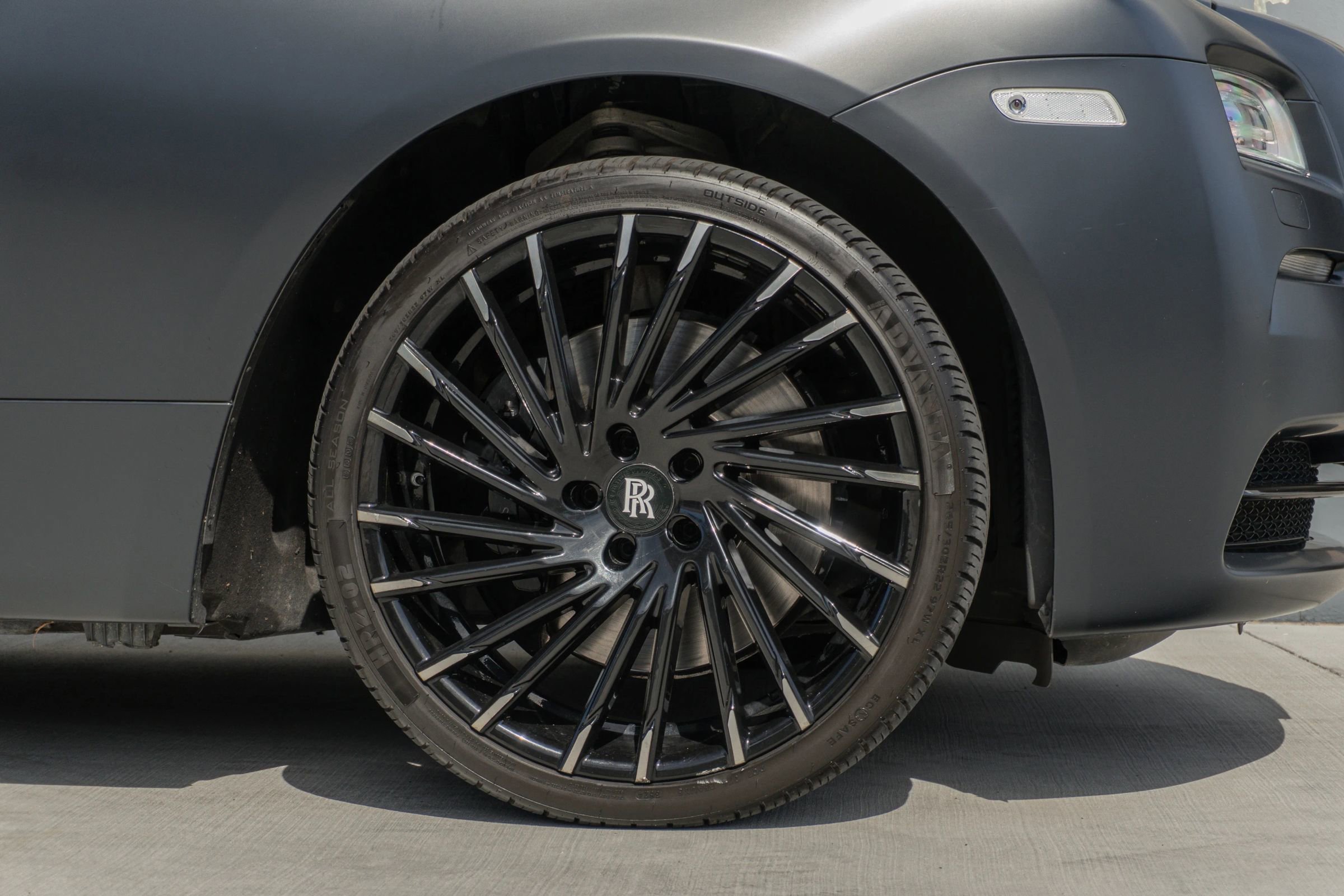 Used 2016 Rolls-Royce Wraith RWD image 39