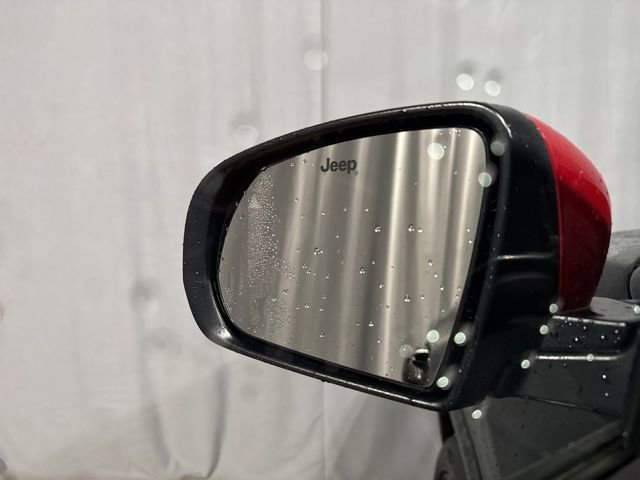 Used 2023 Jeep Compass Limited AWD/4WD image 3