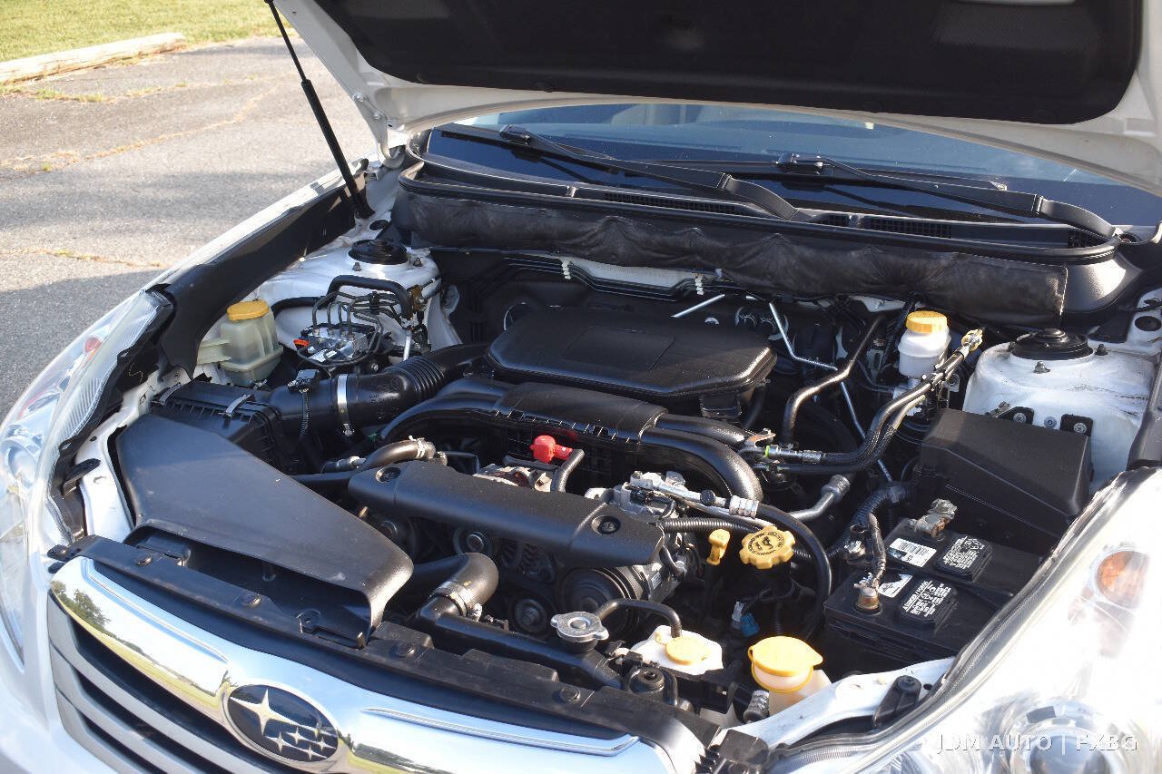 Used 2012 Subaru Outback 2.5i Premium w/ All-Weather Pkg AWD/4WD image 32