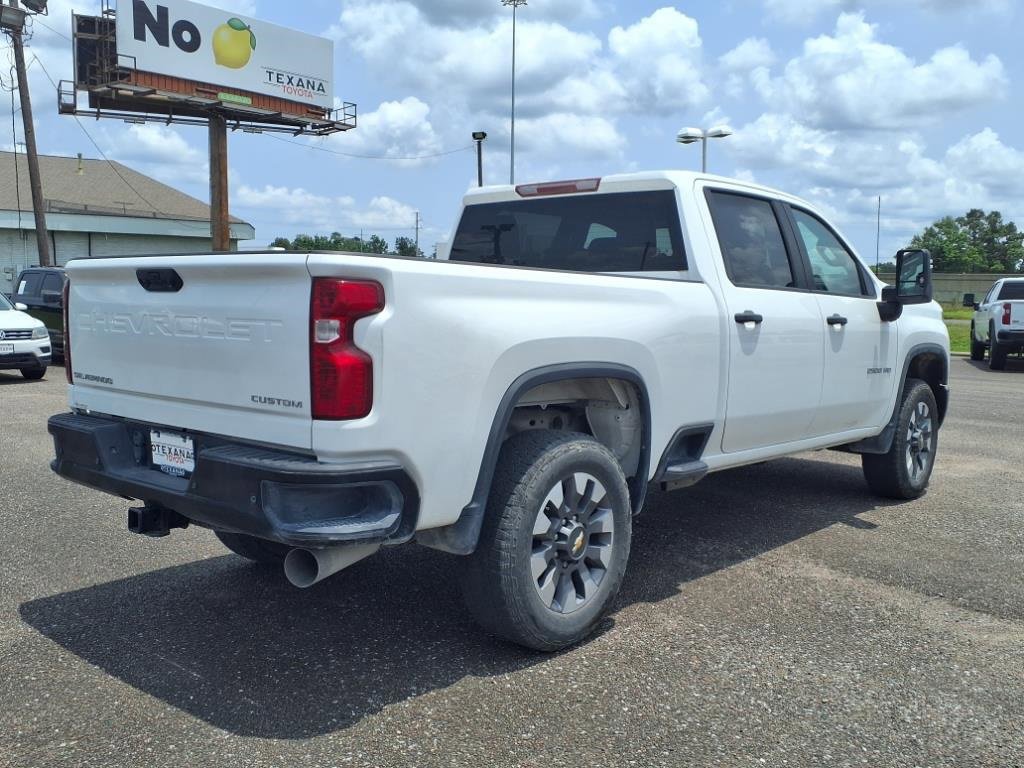 Used 2024 Chevrolet Silverado 2500 Custom w/ Custom Value Package image 3