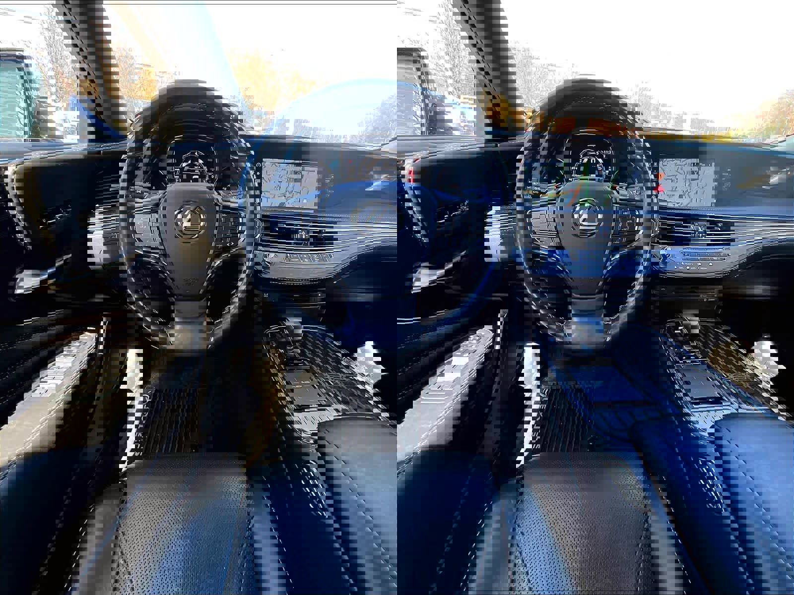 Used 2019 Lexus LS 500 AWD image 17