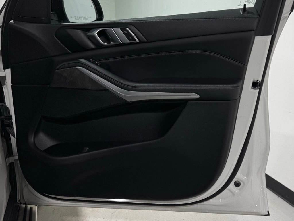 Used 2023 BMW X5 xDrive40i w/ Premium Package image 25