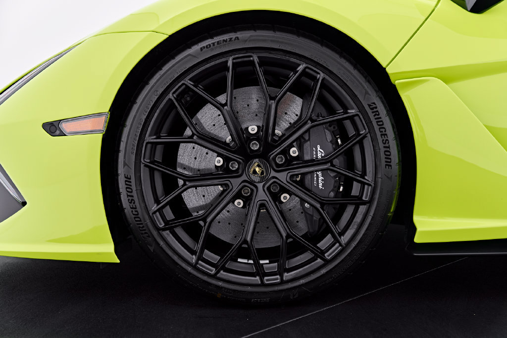 Used 2026 Lamborghini Revuelto AWD/4WD image 3