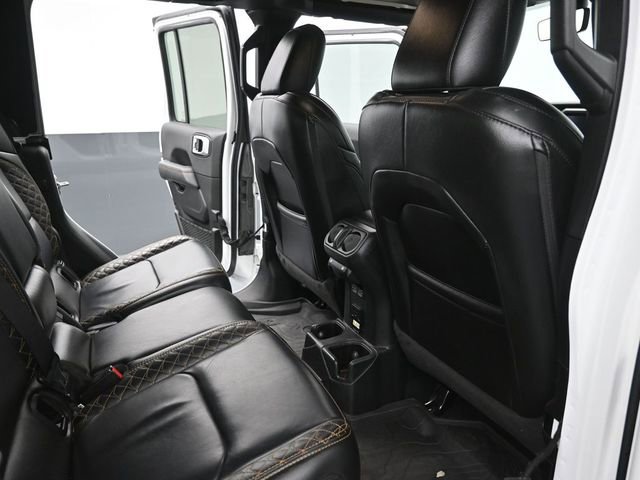 Used 2023 Jeep Gladiator Overland image 16