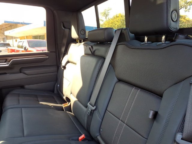 Used 2026 Chevrolet Silverado 2500 High Country w/ High Country Premium Package AWD/4WD image 25