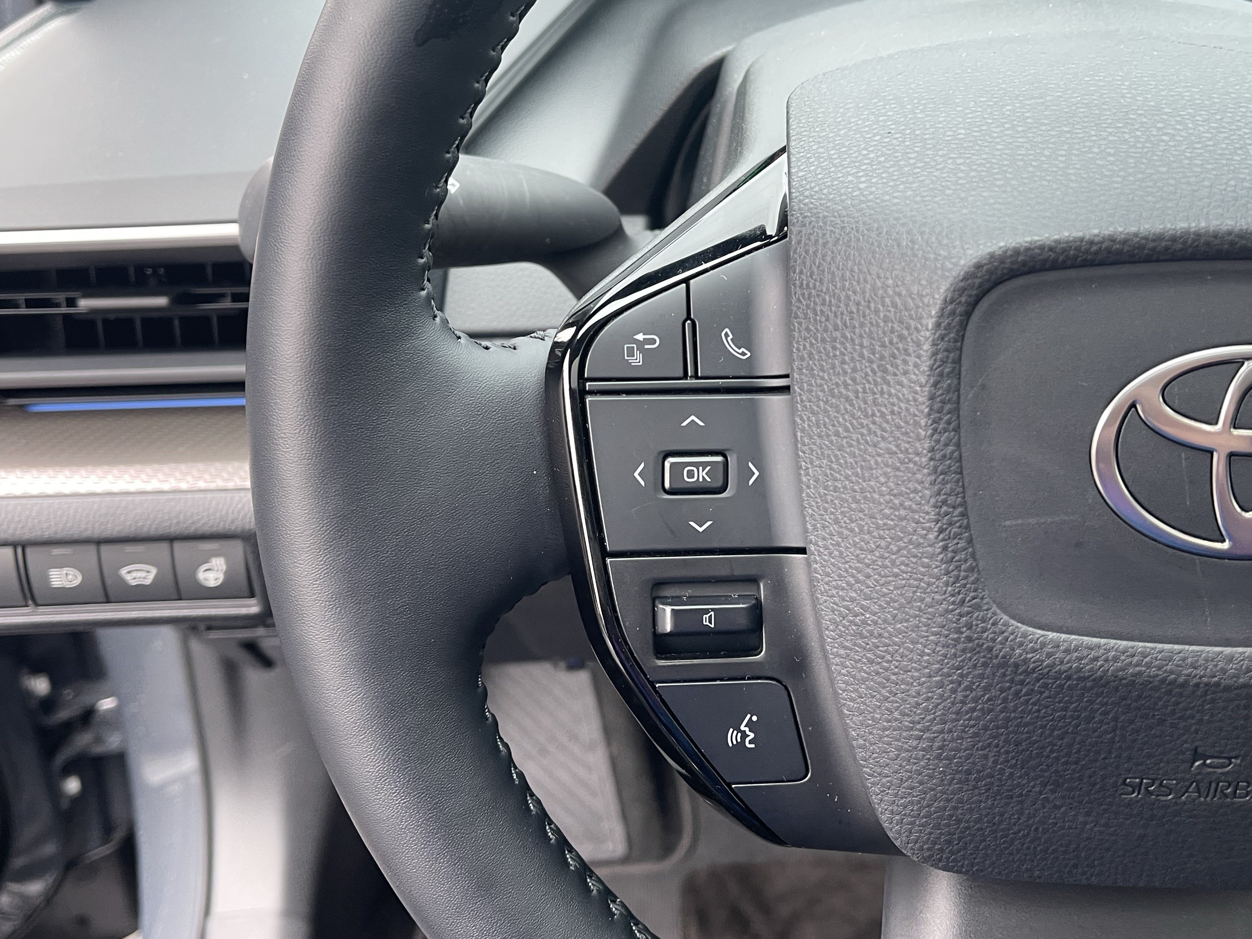 Certified 2024 Toyota Prius XLE FWD image 23
