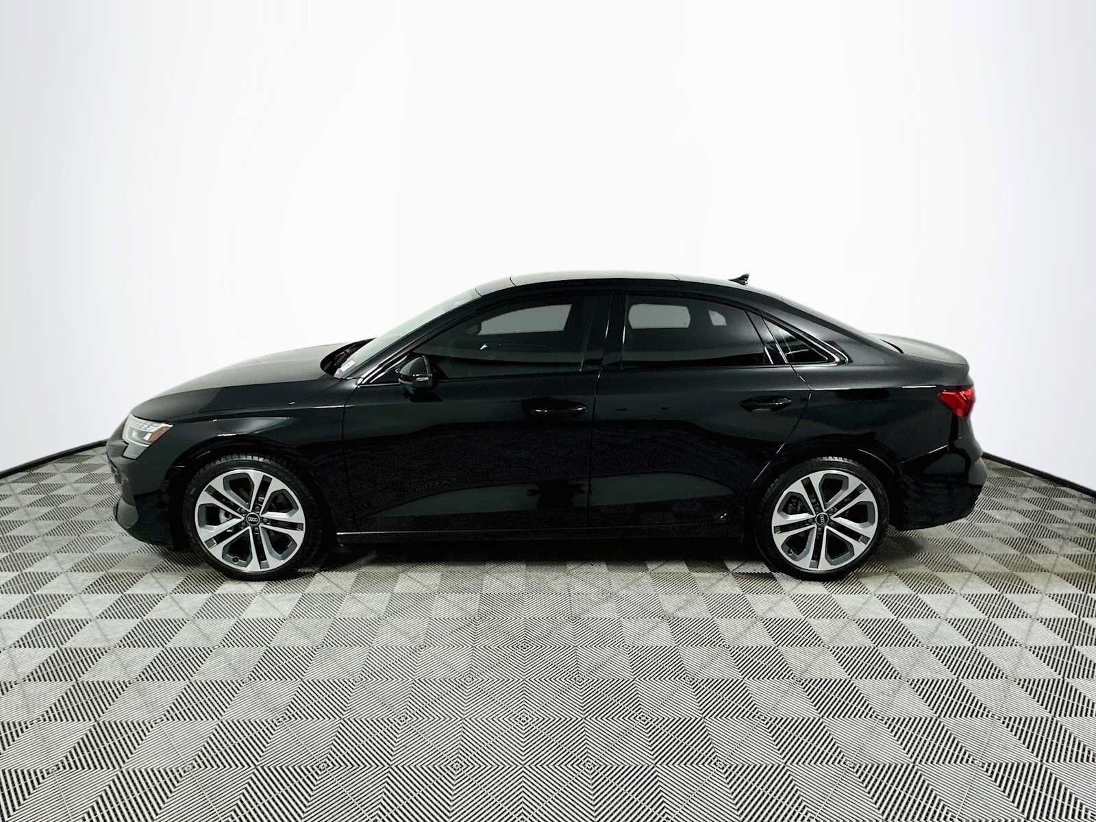 Certified 2025 Audi A3 2.0T Premium Plus w/ Premium Plus Package AWD/4WD image 4