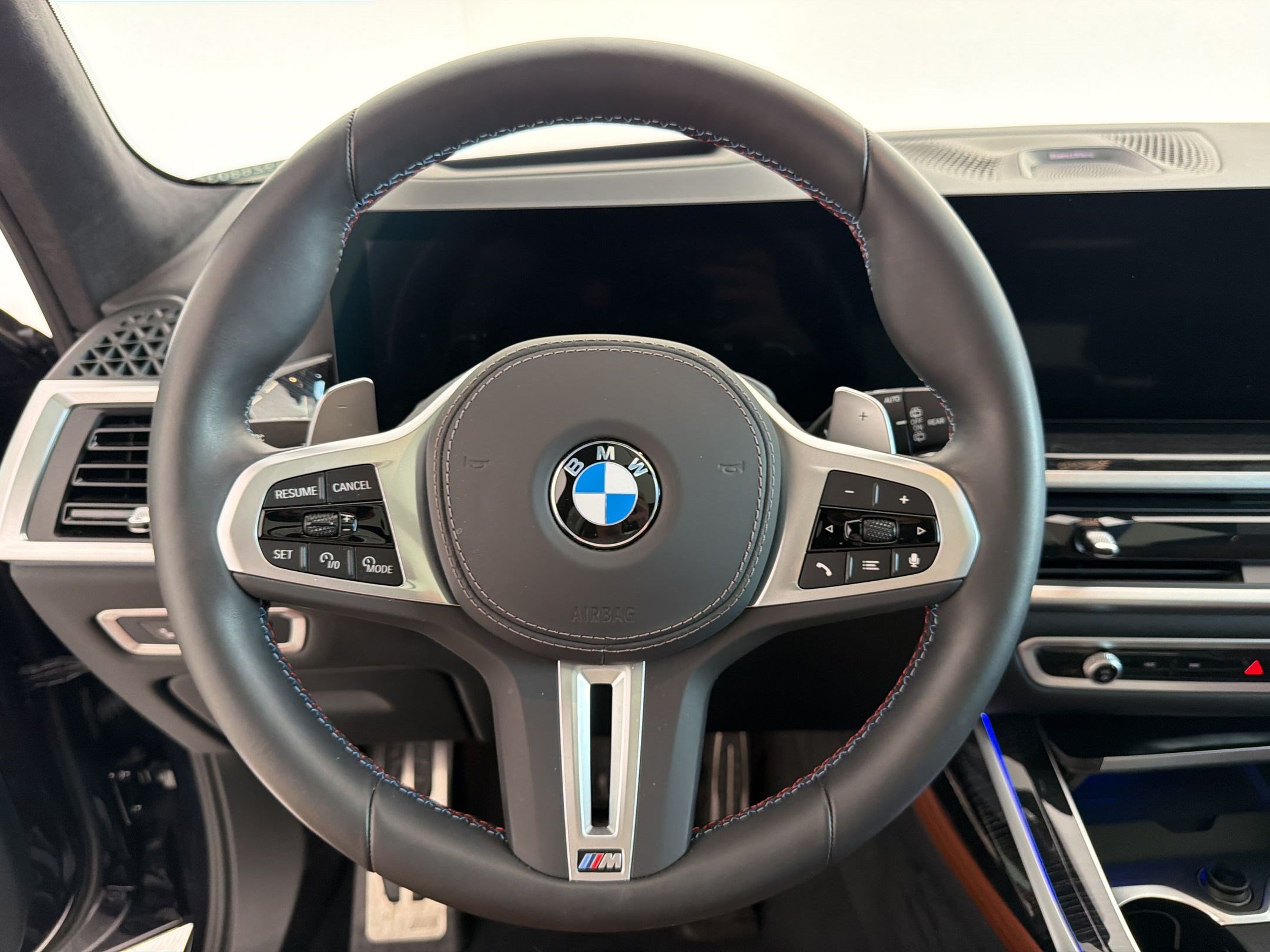 Certified 2025 BMW X7 M60i w/ Executive Package AWD/4WD image 11
