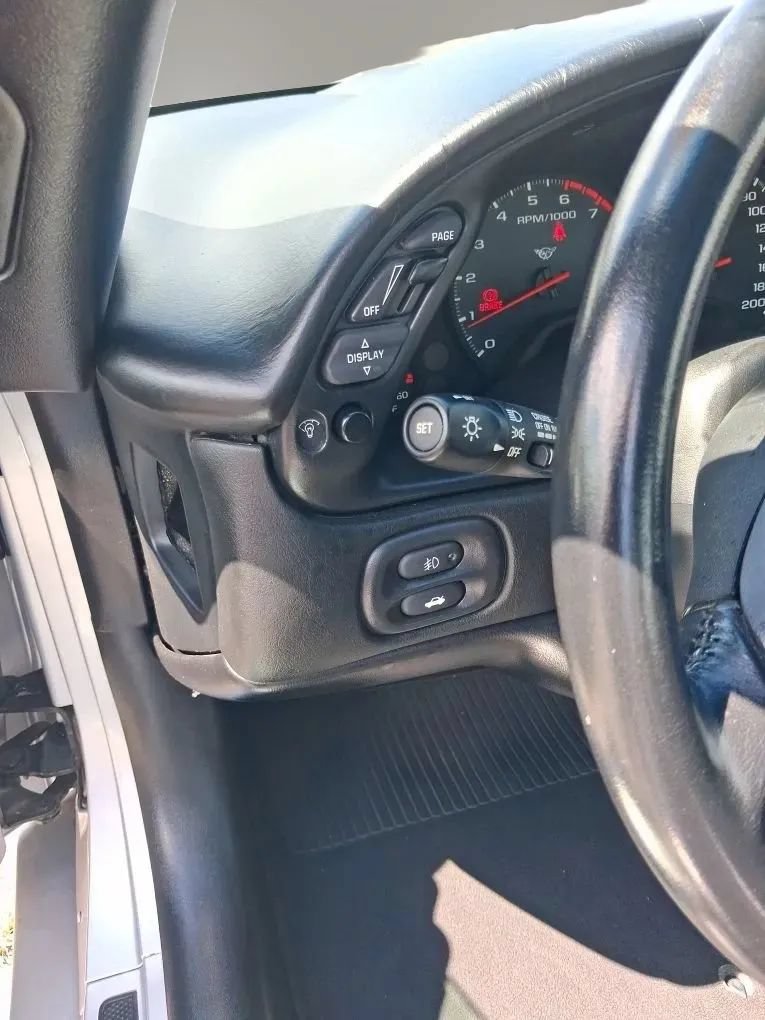 Used 2001 Chevrolet Corvette Coupe w/ Preferred Equipment Group2 RWD image 24