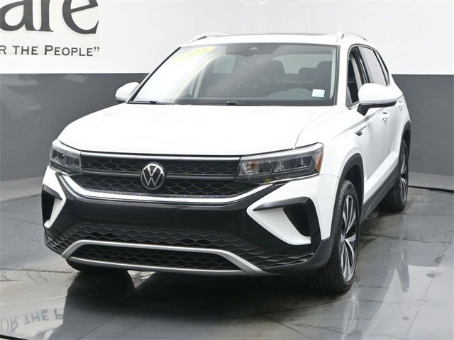 Used 2023 Volkswagen Taos SE w/ Panoramic Sunroof Package image 7