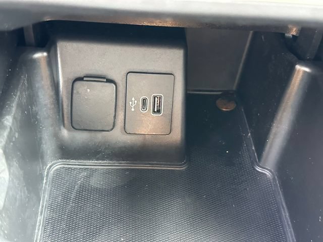 Used 2025 Ford Explorer Active AWD/4WD image 33