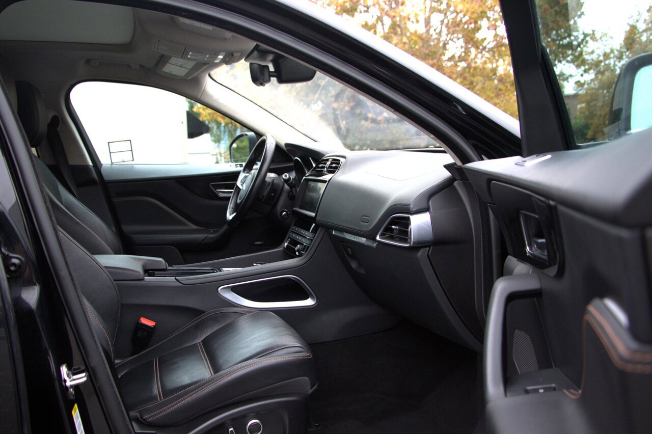 Used 2020 Jaguar F-PACE Prestige image 18