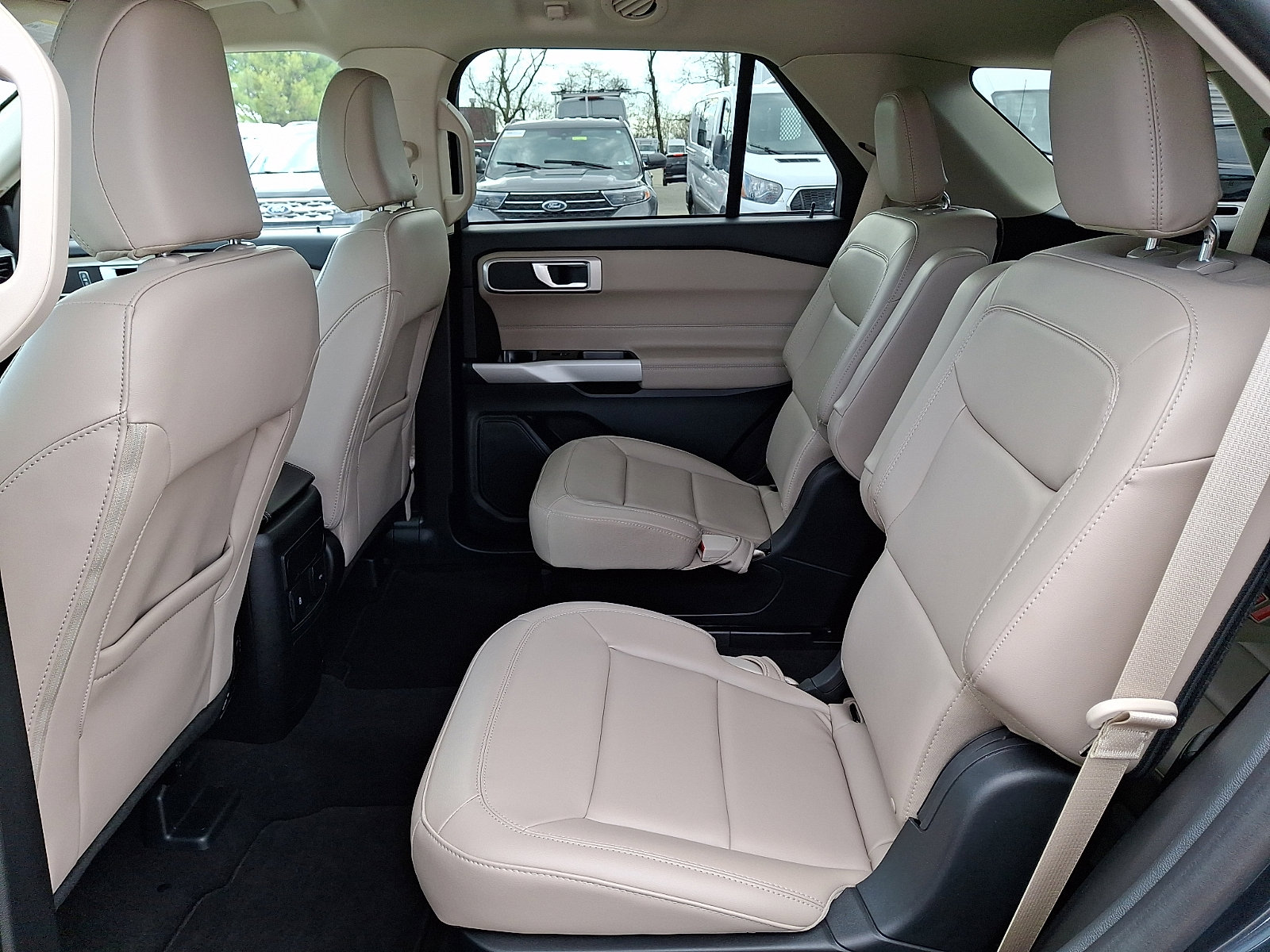 Certified 2024 Ford Explorer XLT w/ Equipment Group 202A image 13