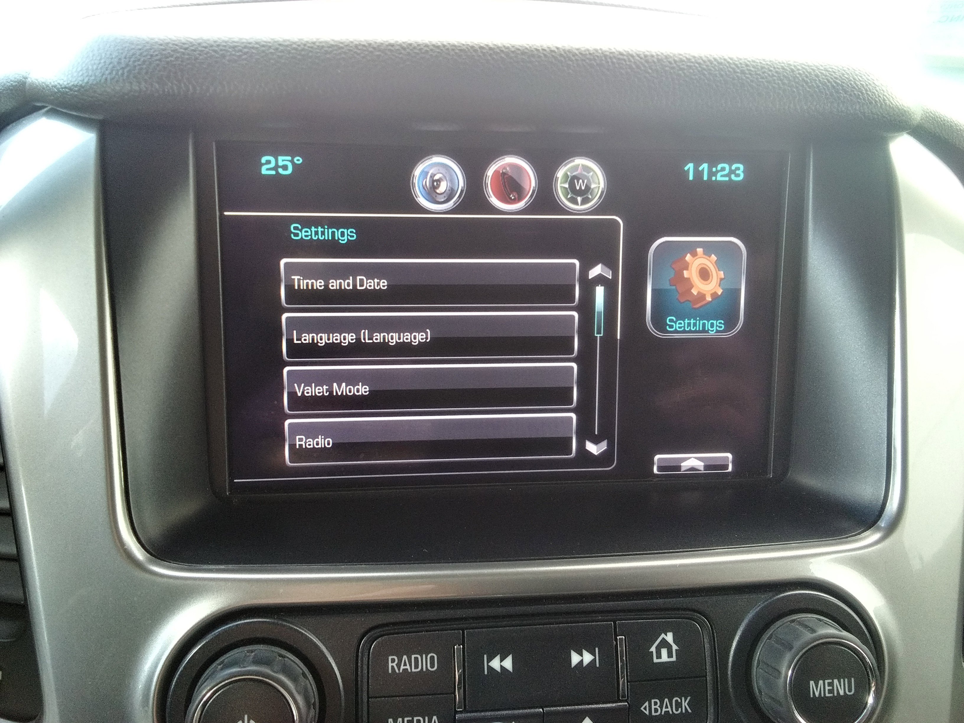 Used 2015 Chevrolet Suburban LT AWD/4WD image 31