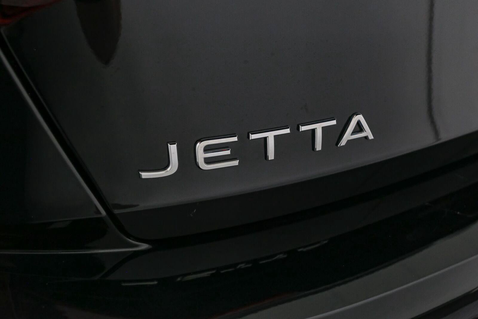 Certified 2023 Volkswagen Jetta SEL FWD image 13