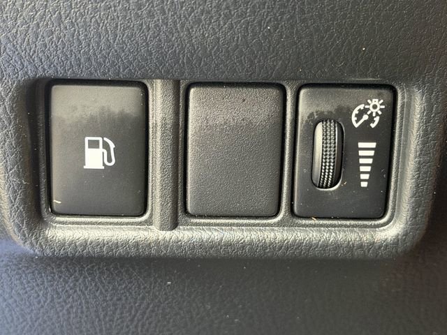 Used 2019 Toyota C-HR LE FWD image 19