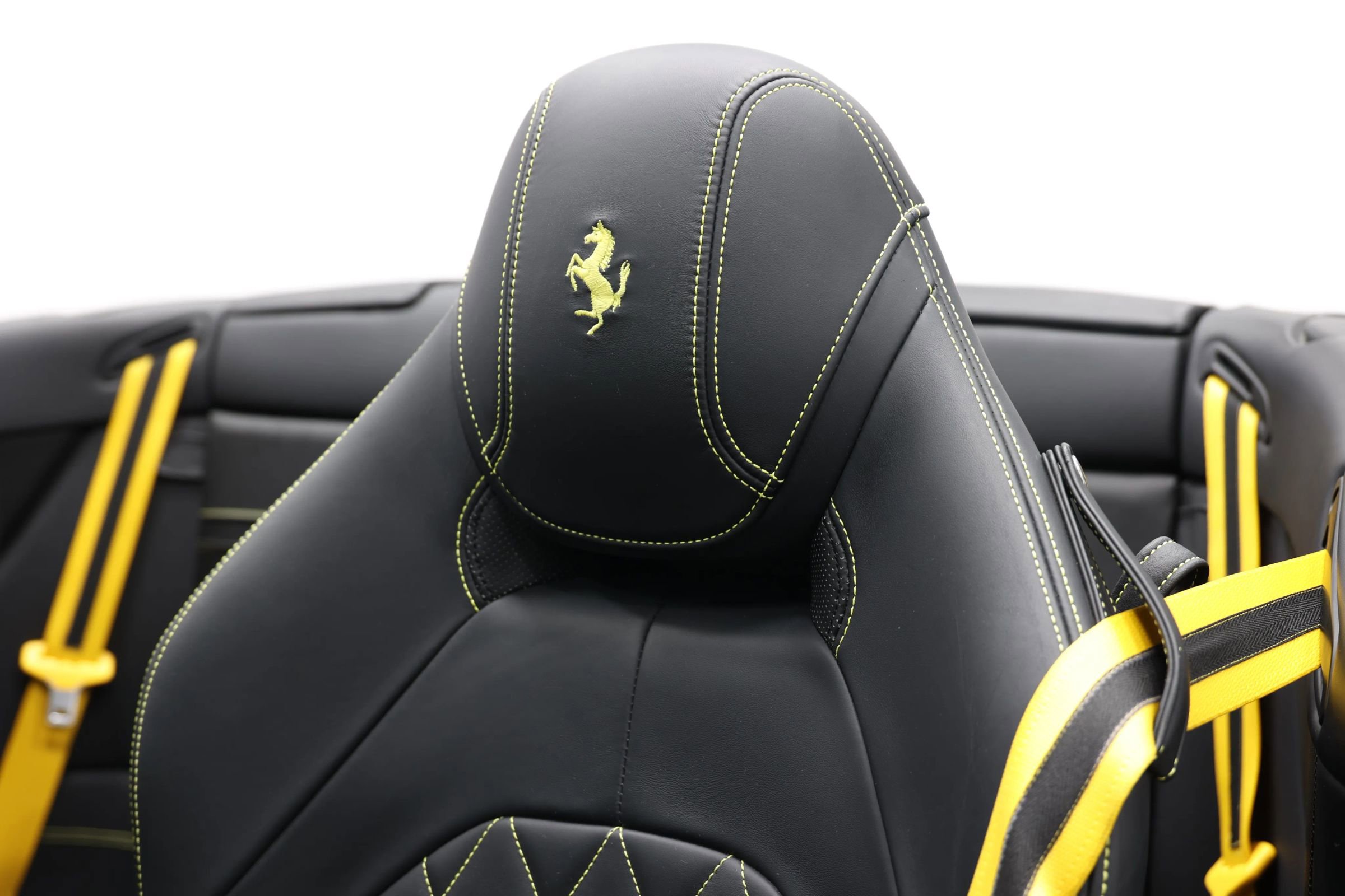 Used 2015 Ferrari California T image 18