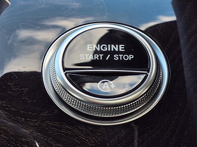 Used 2025 Mercedes-Benz GLC 300 image 25