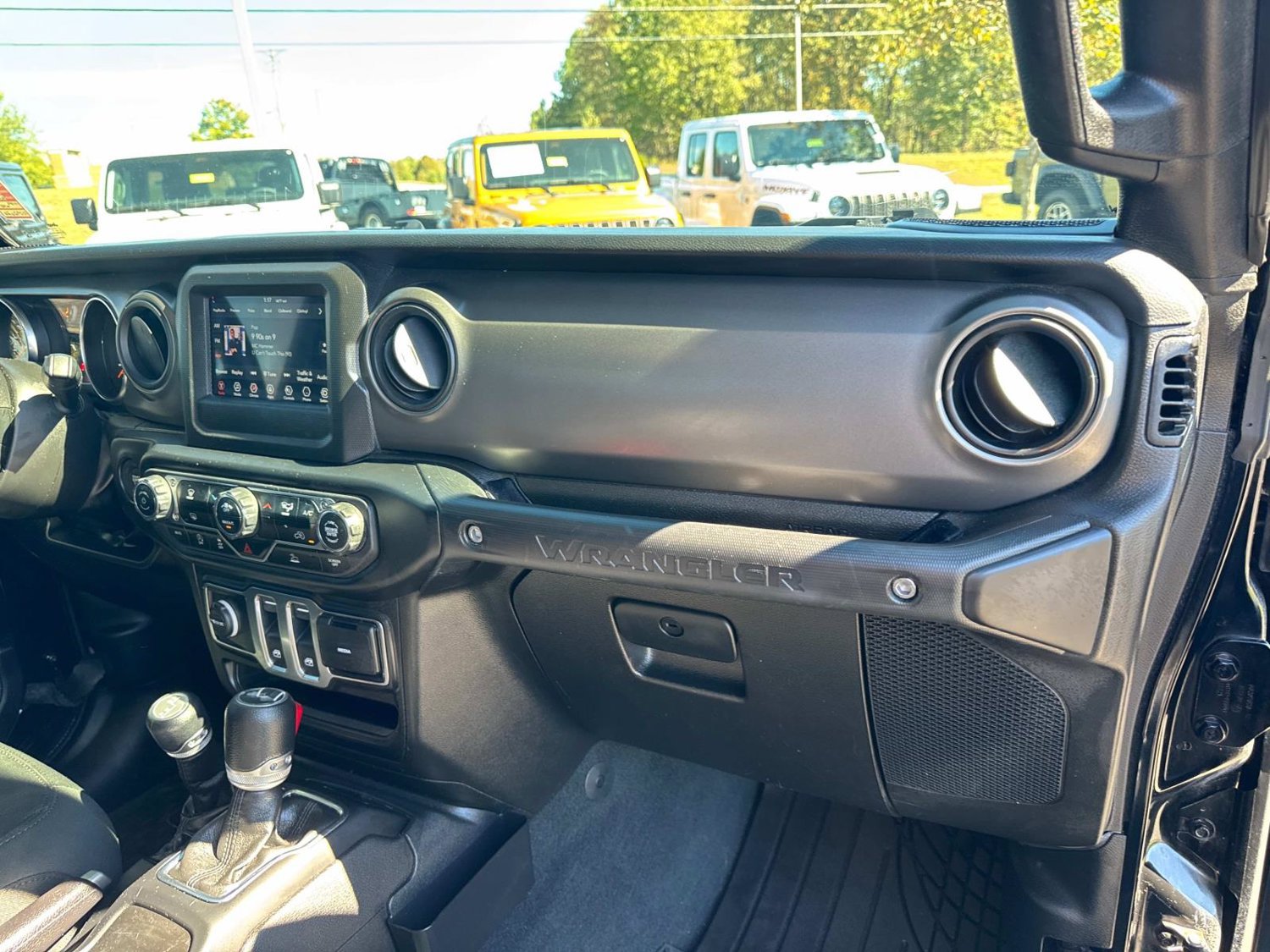 Used 2022 Jeep Wrangler Sport AWD/4WD image 20