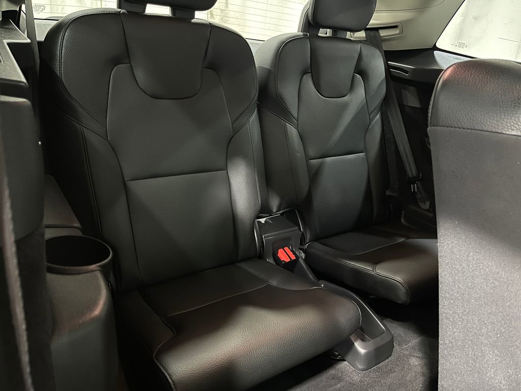 Used 2019 Volvo XC90 T5 Momentum w/ Protection Package Premier image 33