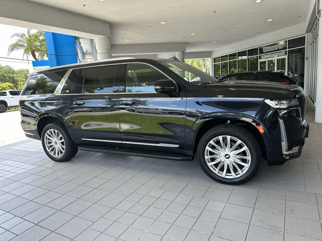 Used 2022 Cadillac Escalade ESV Premium Luxury AWD/4WD image 18
