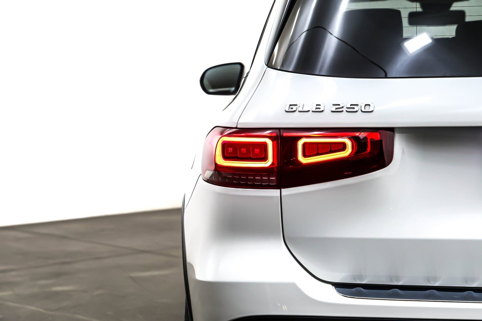 Used 2023 Mercedes-Benz GLB 250 image 14