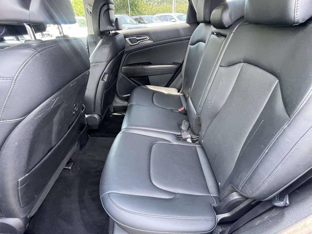 Used 2024 Kia Sportage EX FWD image 12