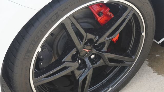 Used 2021 Chevrolet Corvette Stingray Convertible w/ Z51 Performance Package RWD image 11