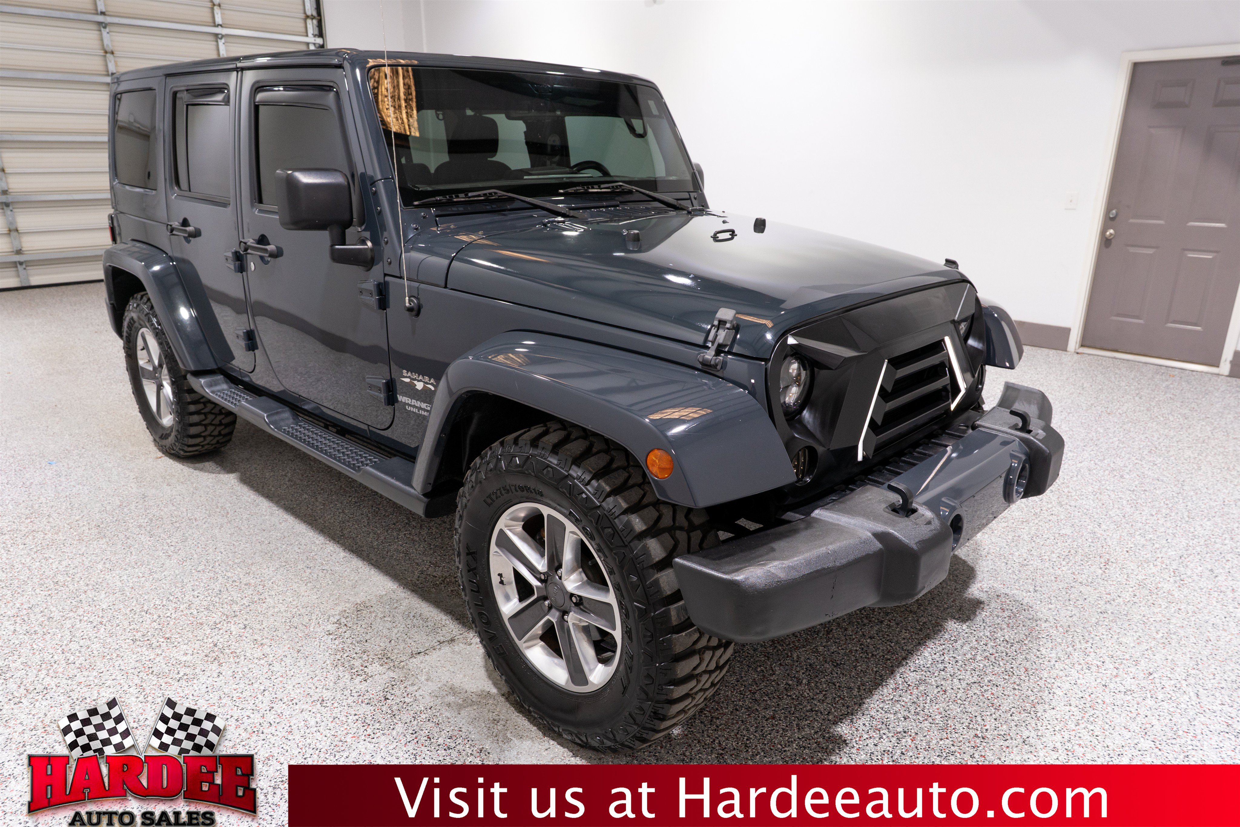 Used 2017 Jeep Wrangler Unlimited Sahara w/ Connectivity Group AWD/4WD image 6
