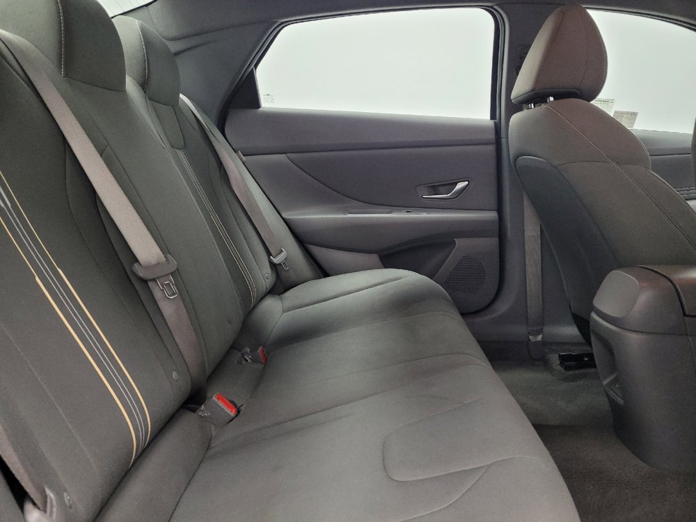 Used 2025 Hyundai Elantra Sport FWD image 19