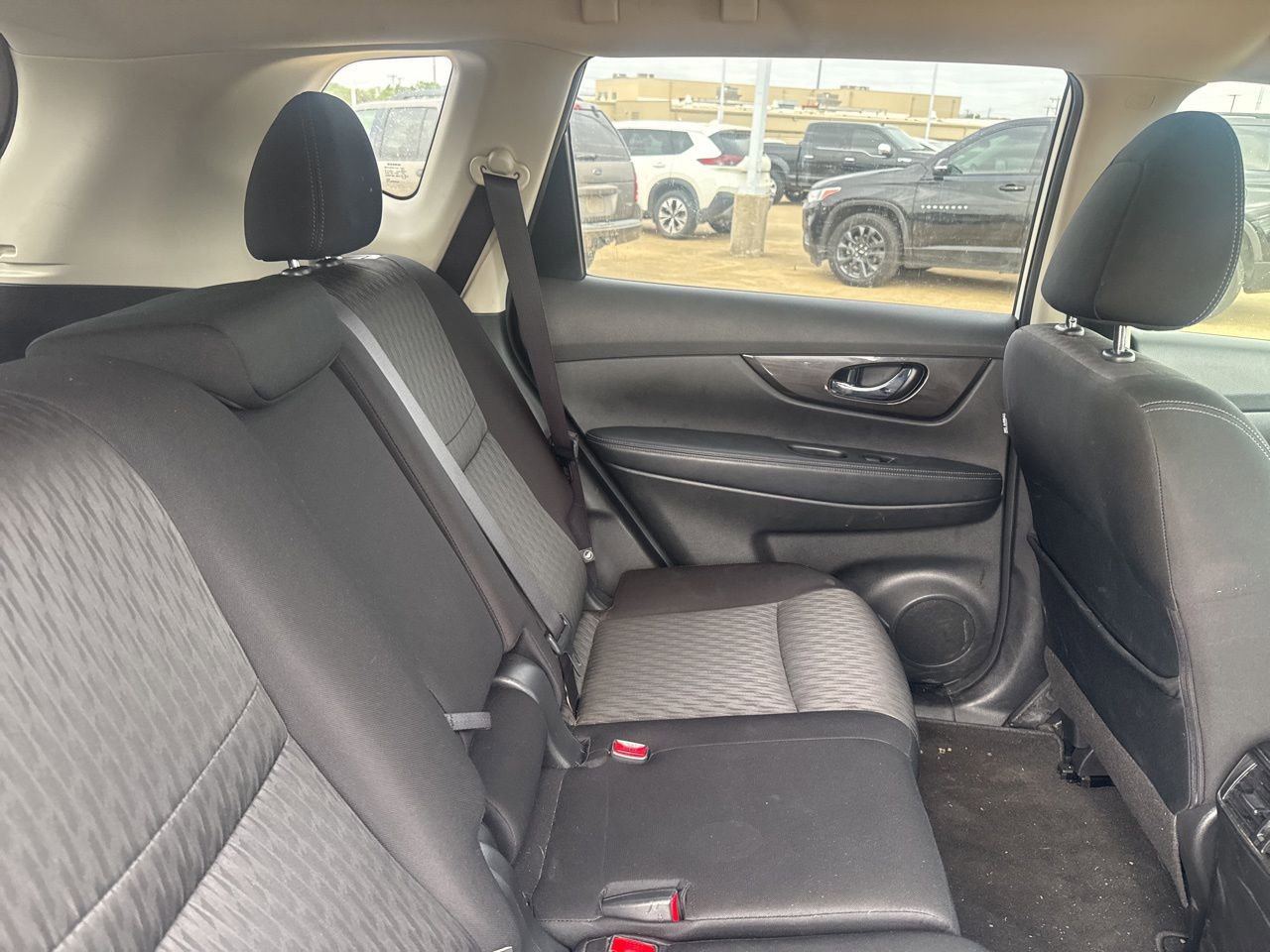 Used 2020 Nissan Rogue SV image 26