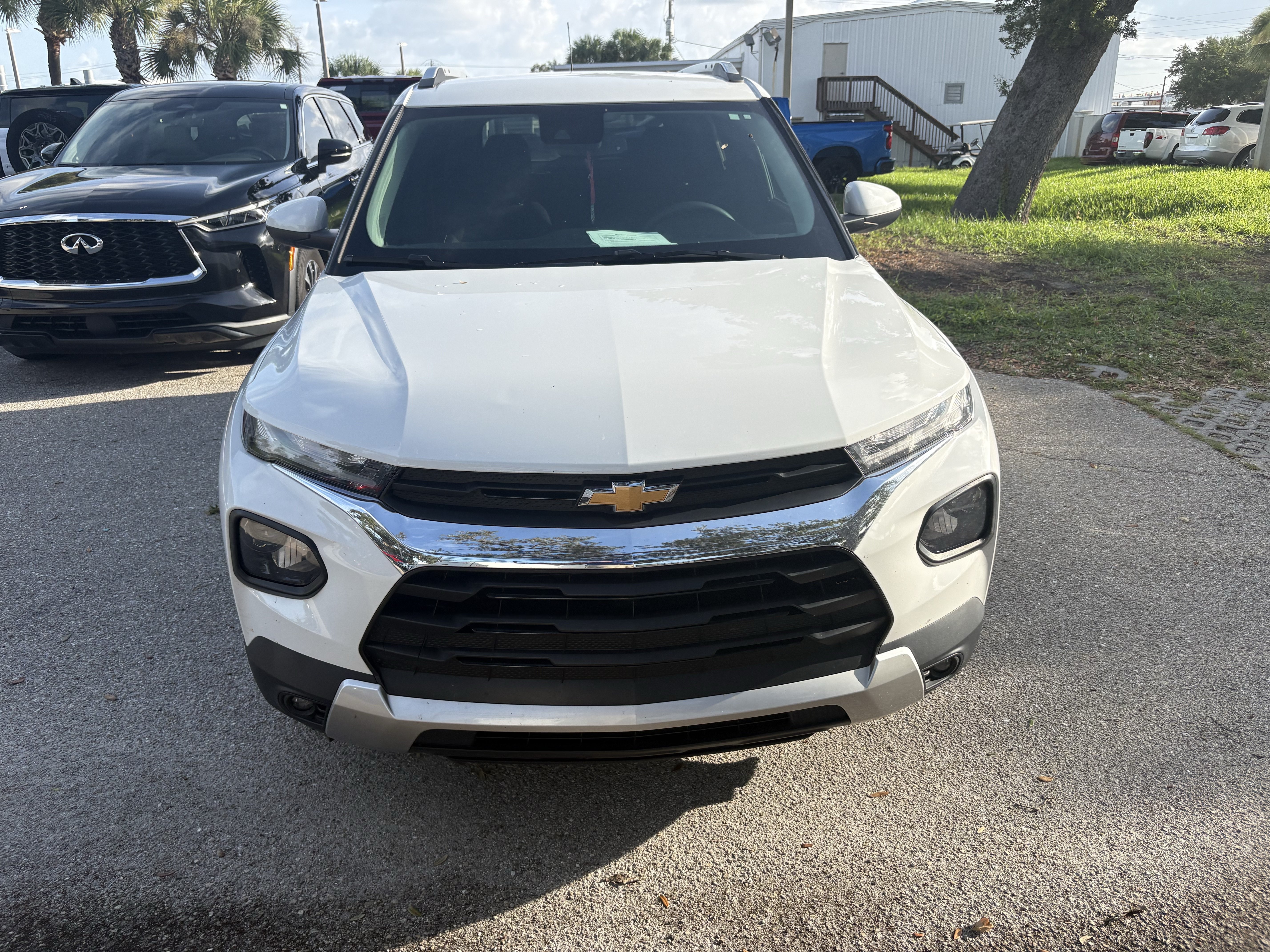 Certified 2023 Chevrolet TrailBlazer LT w/ Convenience Package FWD image 2